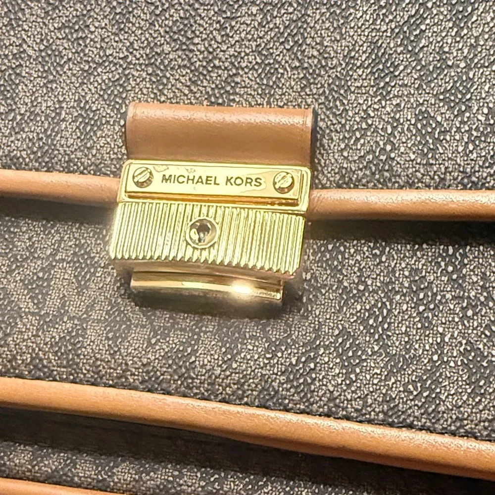 Michael Kors Bradshaw Brown Crossbody Bag - Picture 7 of 10